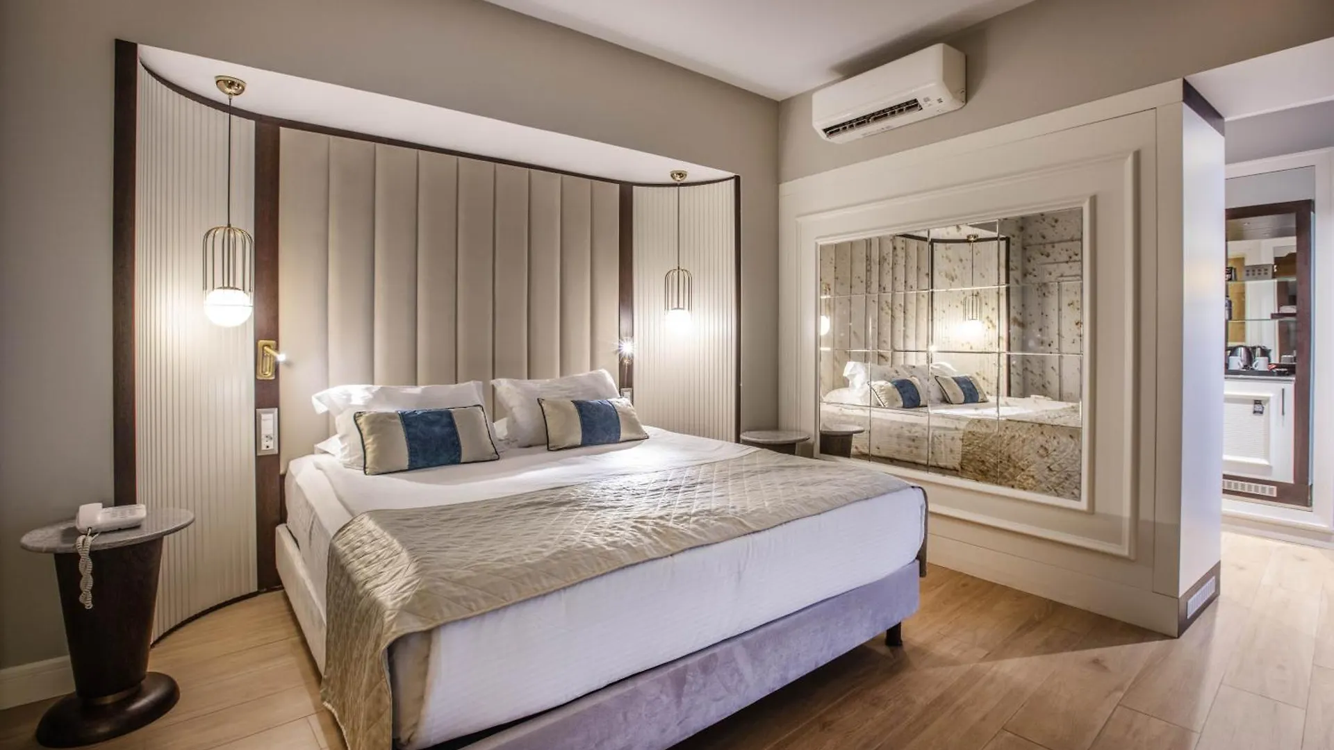 Charisma De Luxe Hotel Kusadası 5*,