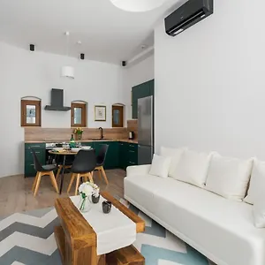 Kamienica Chełmońskiego 10 Przy Mtp By Renters Poznań