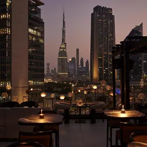 Отель Four Seasons International Financial Centre