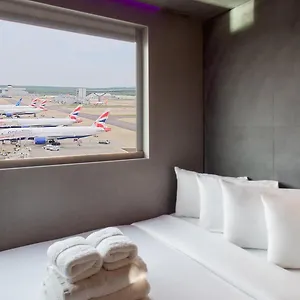 Hotel Bloc London Gatwick Airport Horley